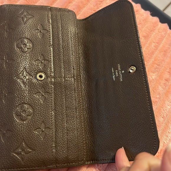 LV Wallet - Picture 9 of 14